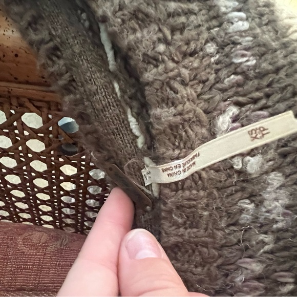 Free people women’s brown and cream wool patterned sweater size XS - Picture 6 of 6